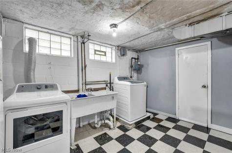3981 Colony Road South Euclid OH 44118