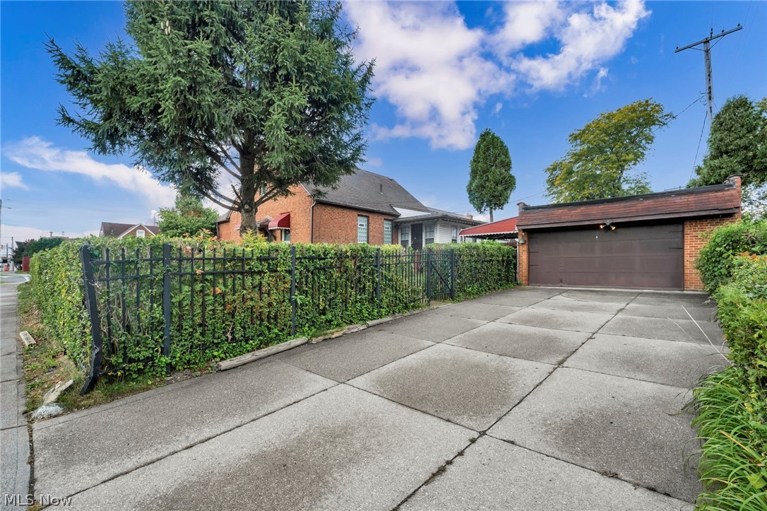 3981 Colony Road South Euclid OH 44118
