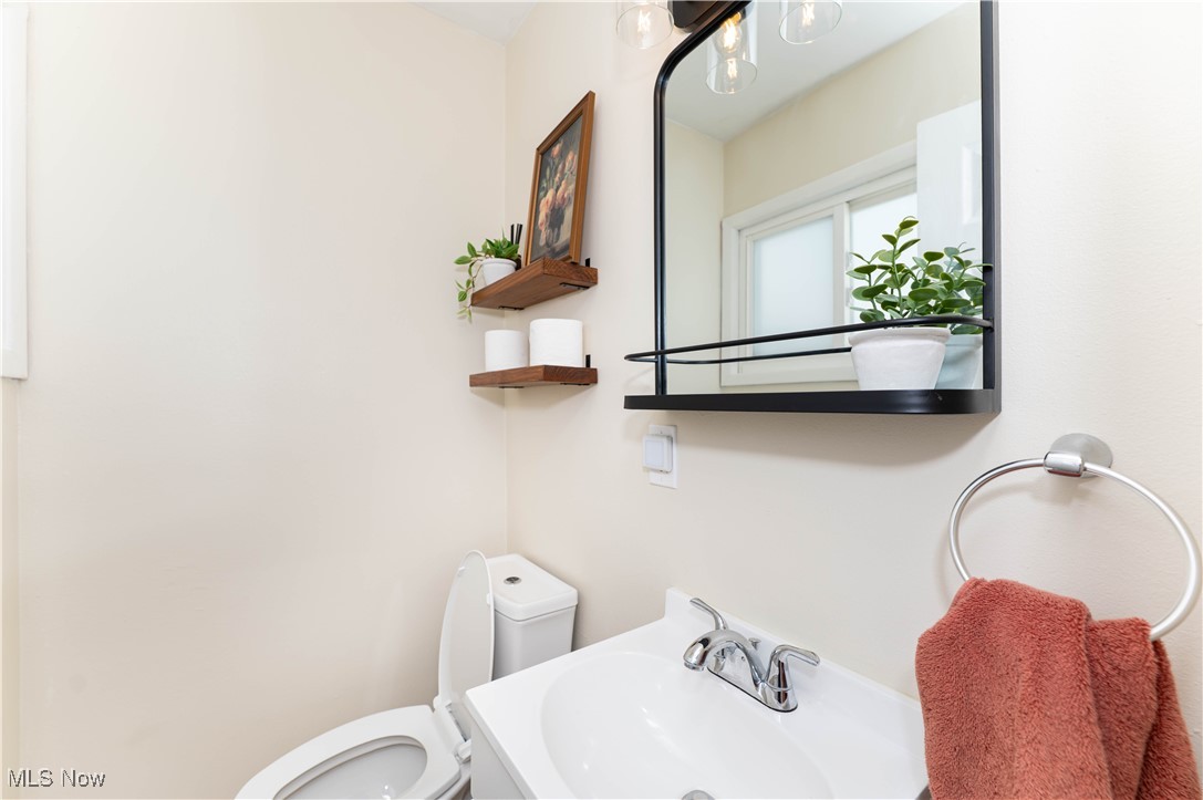 1709 Roselawn Road Mayfield Heights OH 44124