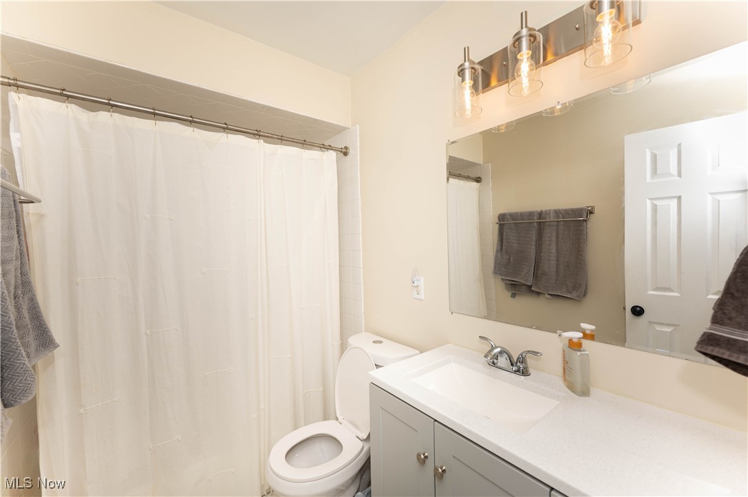 1709 Roselawn Road Mayfield Heights OH 44124