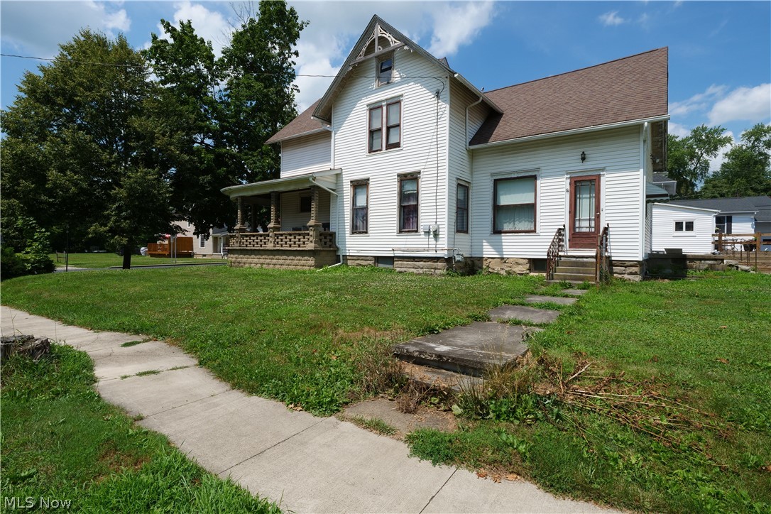 202 Medina Street Lodi OH 44254