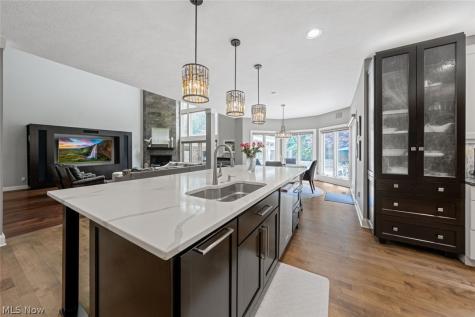 4725 Maidstone Drive Brecksville OH 44141