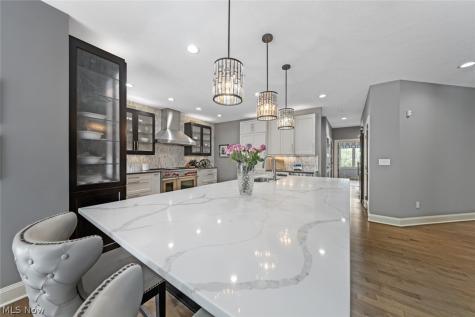 4725 Maidstone Drive Brecksville OH 44141