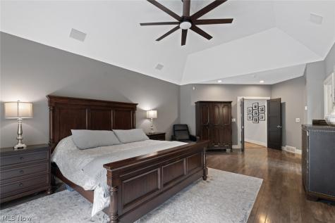 4725 Maidstone Drive Brecksville OH 44141