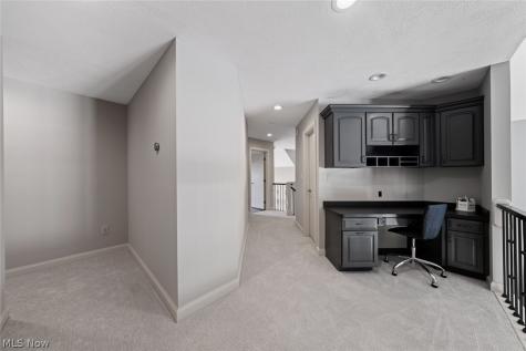 4725 Maidstone Drive Brecksville OH 44141