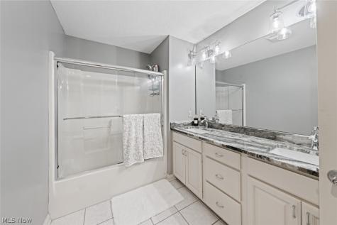 4725 Maidstone Drive Brecksville OH 44141