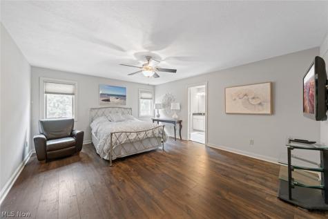 4725 Maidstone Drive Brecksville OH 44141