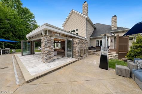 4725 Maidstone Drive Brecksville OH 44141