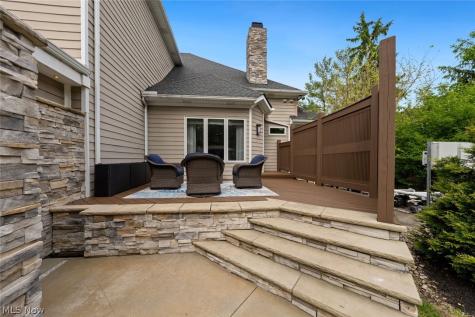 4725 Maidstone Drive Brecksville OH 44141