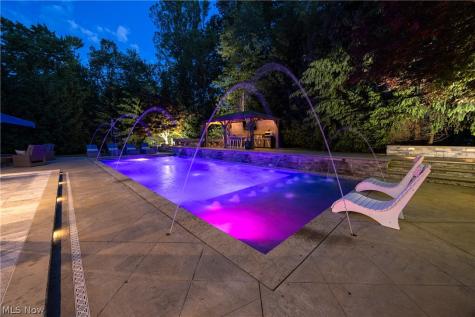 4725 Maidstone Drive Brecksville OH 44141