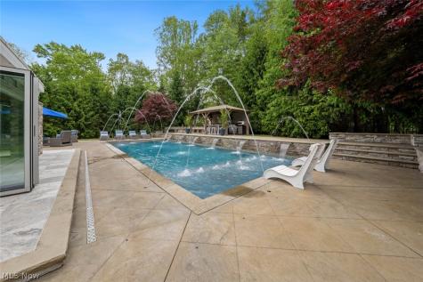 4725 Maidstone Drive Brecksville OH 44141