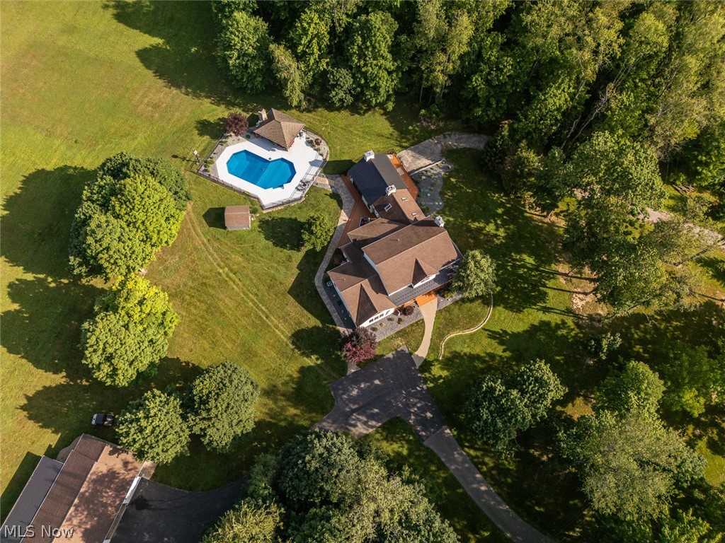 44759 Crestview Road Columbiana OH 44408