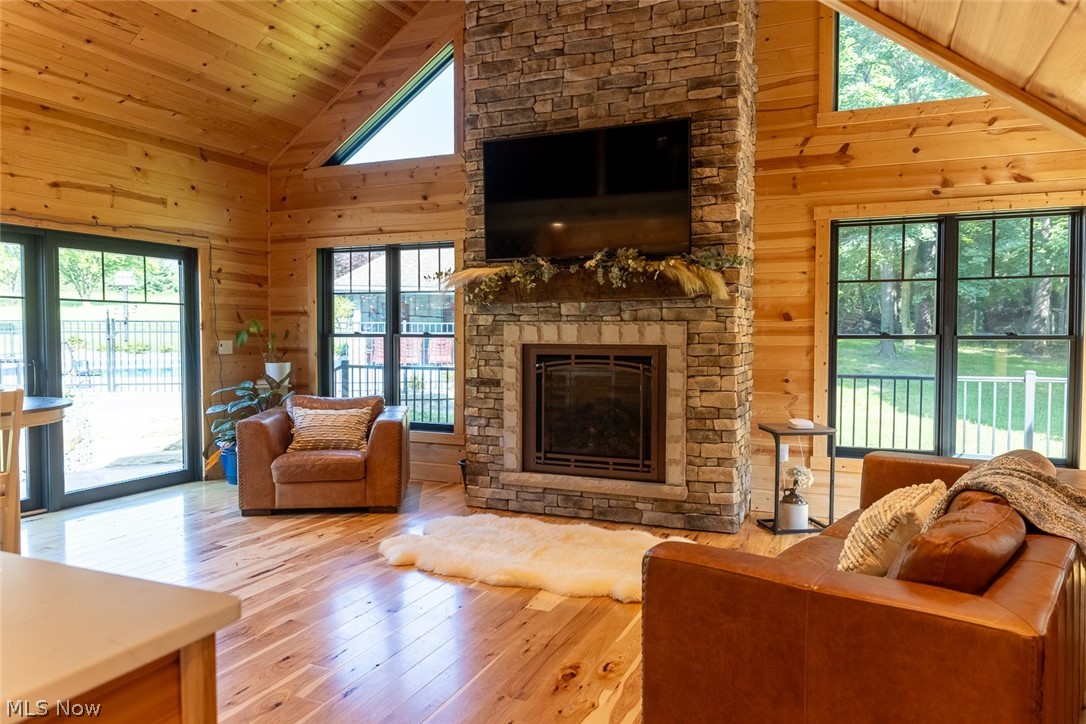 44759 Crestview Road Columbiana OH 44408