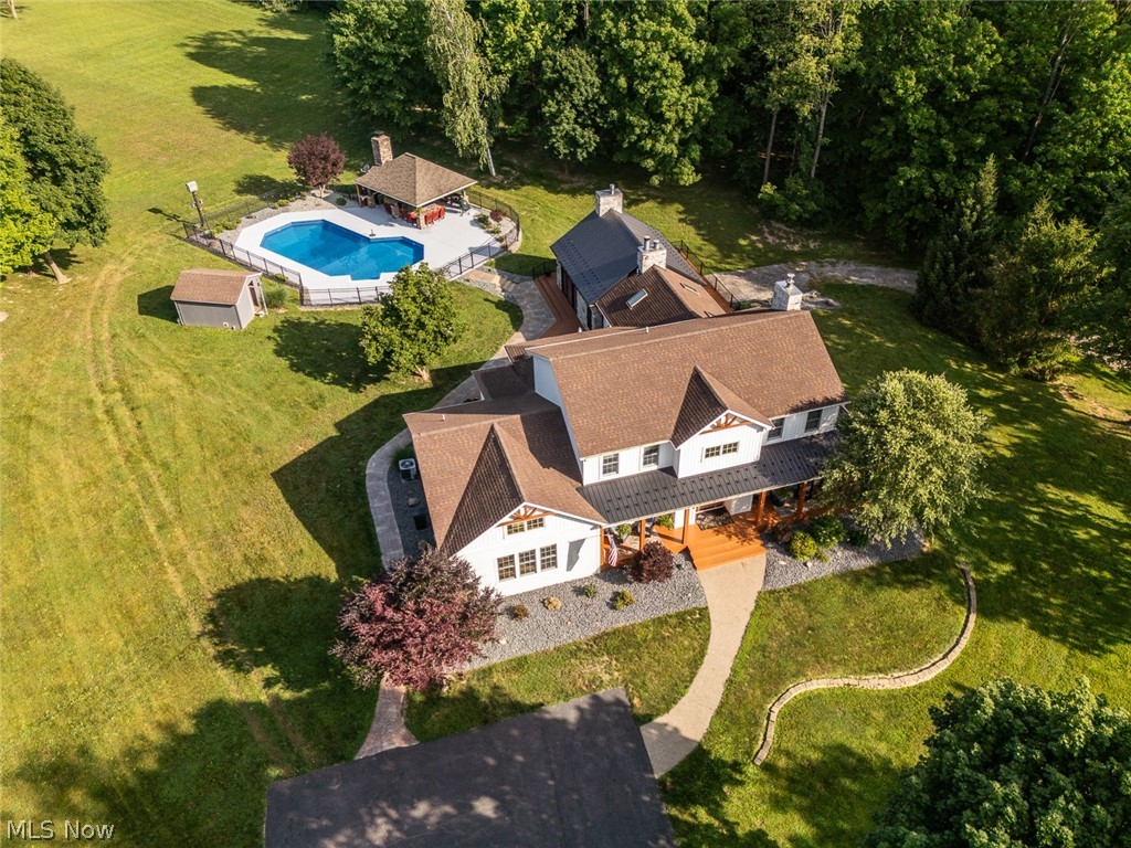 44759 Crestview Road Columbiana OH 44408