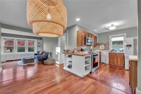 24401 Bruce Road Bay Village OH 44140