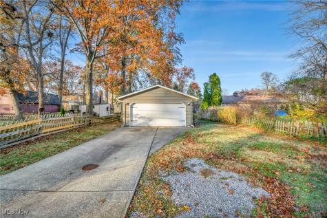 24401 Bruce Road Bay Village OH 44140