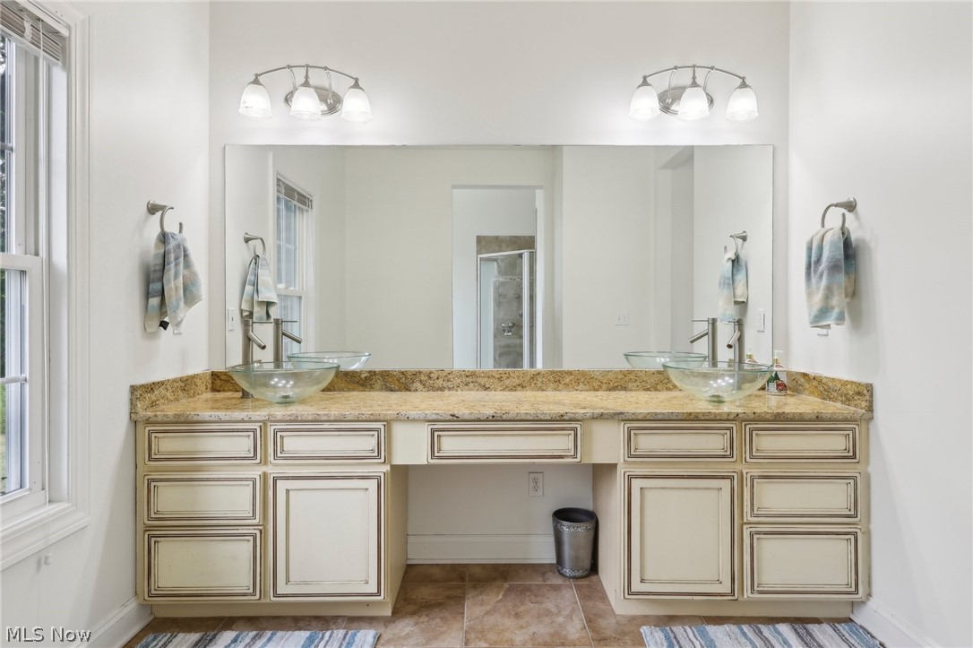 16780 Snyder Road Chagrin Falls OH 44023