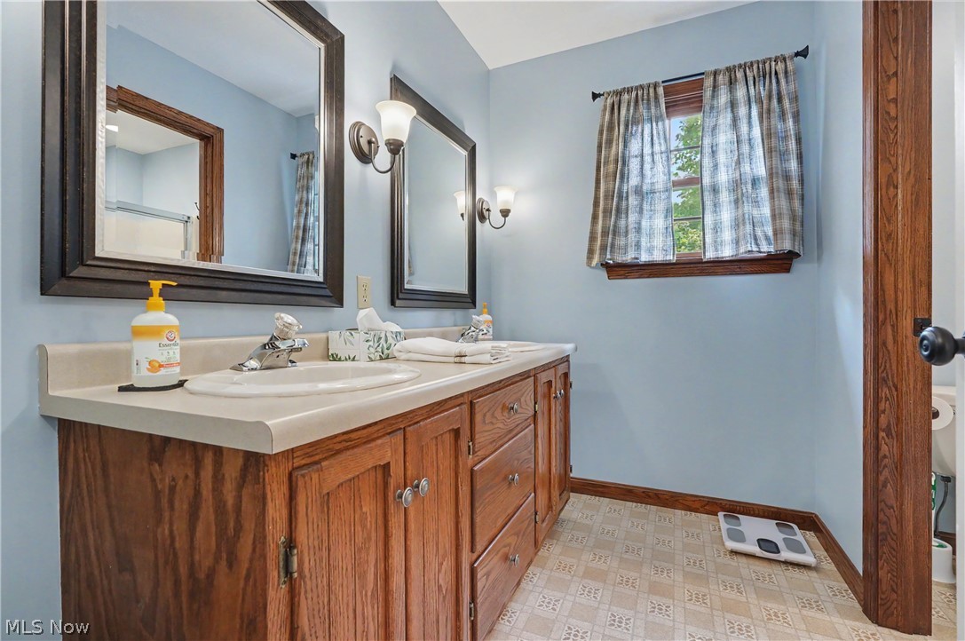 115 Queens Lane Canfield OH 44406