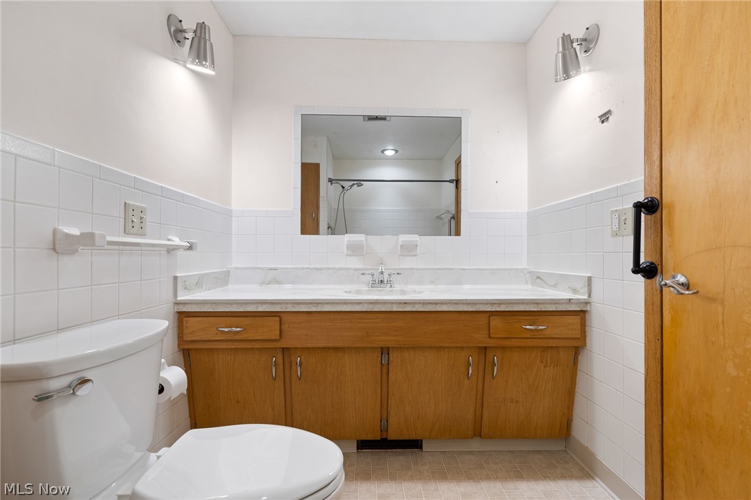 204 Sutton Avenue NE North Canton OH 44720