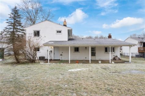 3693 Bramblewood Drive Brunswick OH 44212