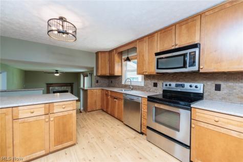 6182 Stafford Drive North Olmsted OH 44070
