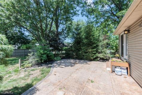 6182 Stafford Drive North Olmsted OH 44070