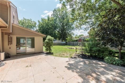 6182 Stafford Drive North Olmsted OH 44070