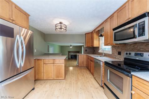 6182 Stafford Drive North Olmsted OH 44070
