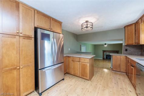 6182 Stafford Drive North Olmsted OH 44070