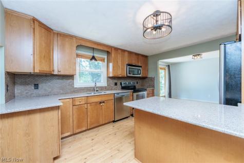 6182 Stafford Drive North Olmsted OH 44070