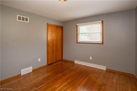 158 Miles Avenue NW Canton OH 44708