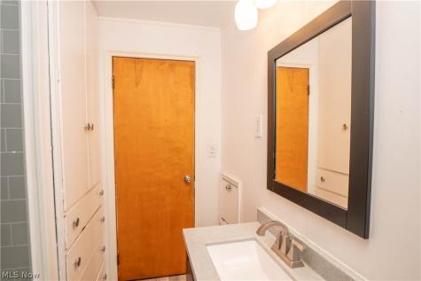 158 Miles Avenue NW Canton OH 44708