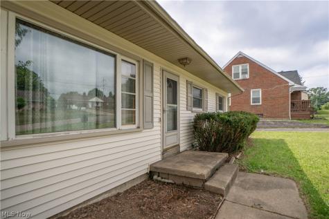 158 Miles Avenue NW Canton OH 44708