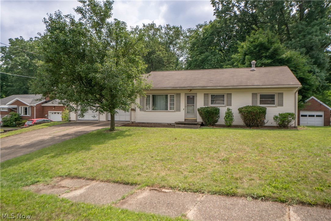 158 Miles Avenue NW Canton OH 44708