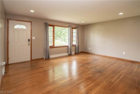 158 Miles Avenue NW Canton OH 44708