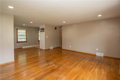 158 Miles Avenue NW Canton OH 44708