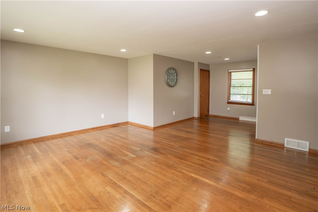 158 Miles Avenue NW Canton OH 44708