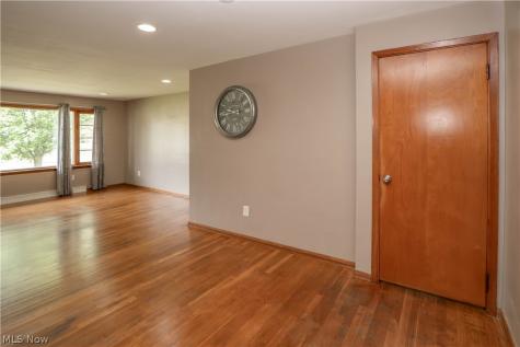 158 Miles Avenue NW Canton OH 44708