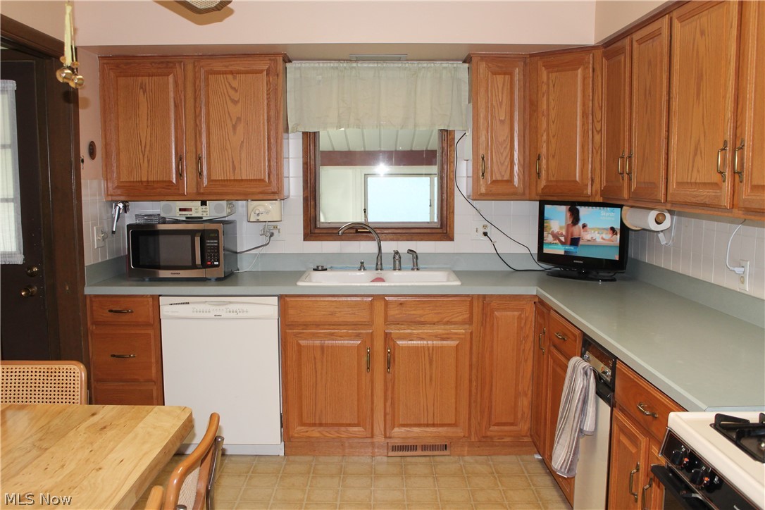 16017 Shirley Avenue Maple Heights OH 44137
