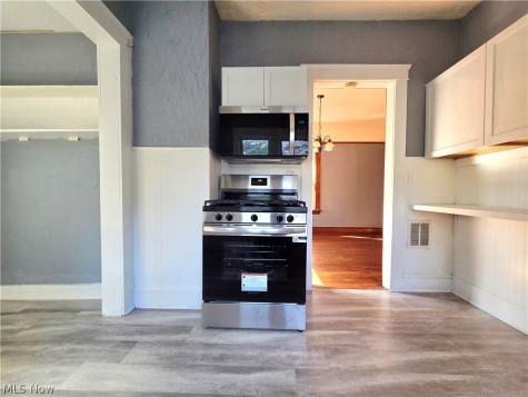 2125 W 81st Street Cleveland OH 44102