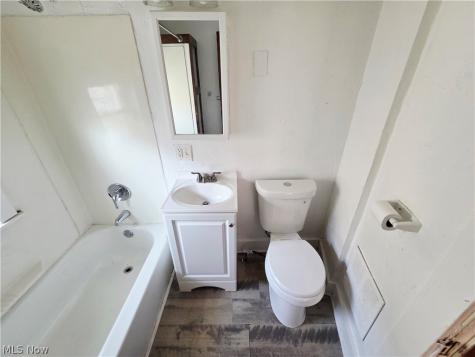 2125 W 81st Street Cleveland OH 44102