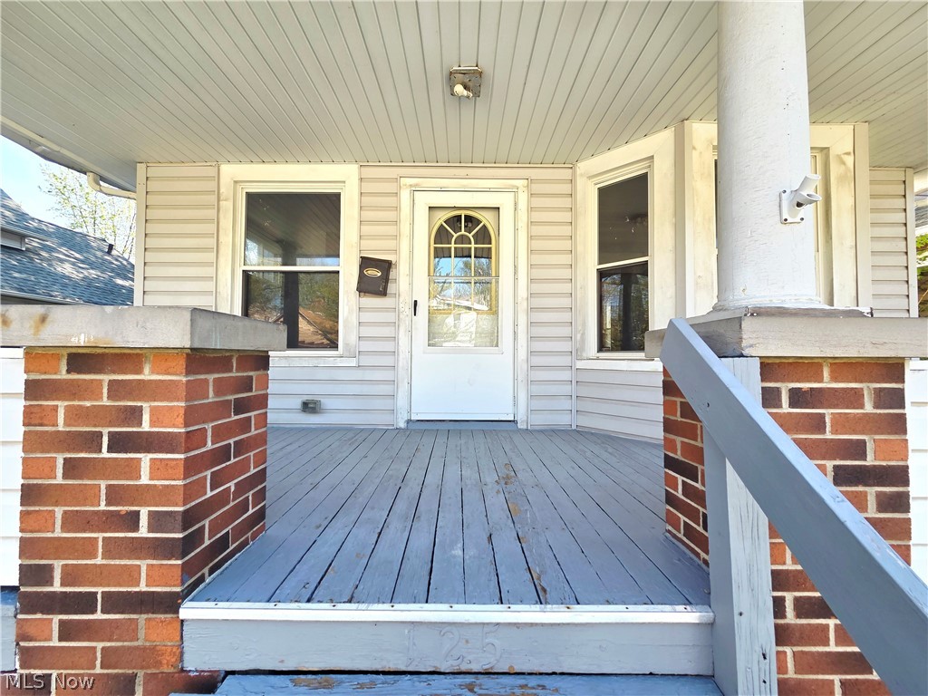 2125 W 81st Street Cleveland OH 44102