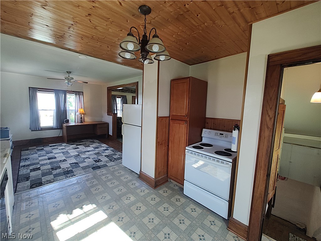6005 Hillcrest Avenue Ashtabula OH 44004