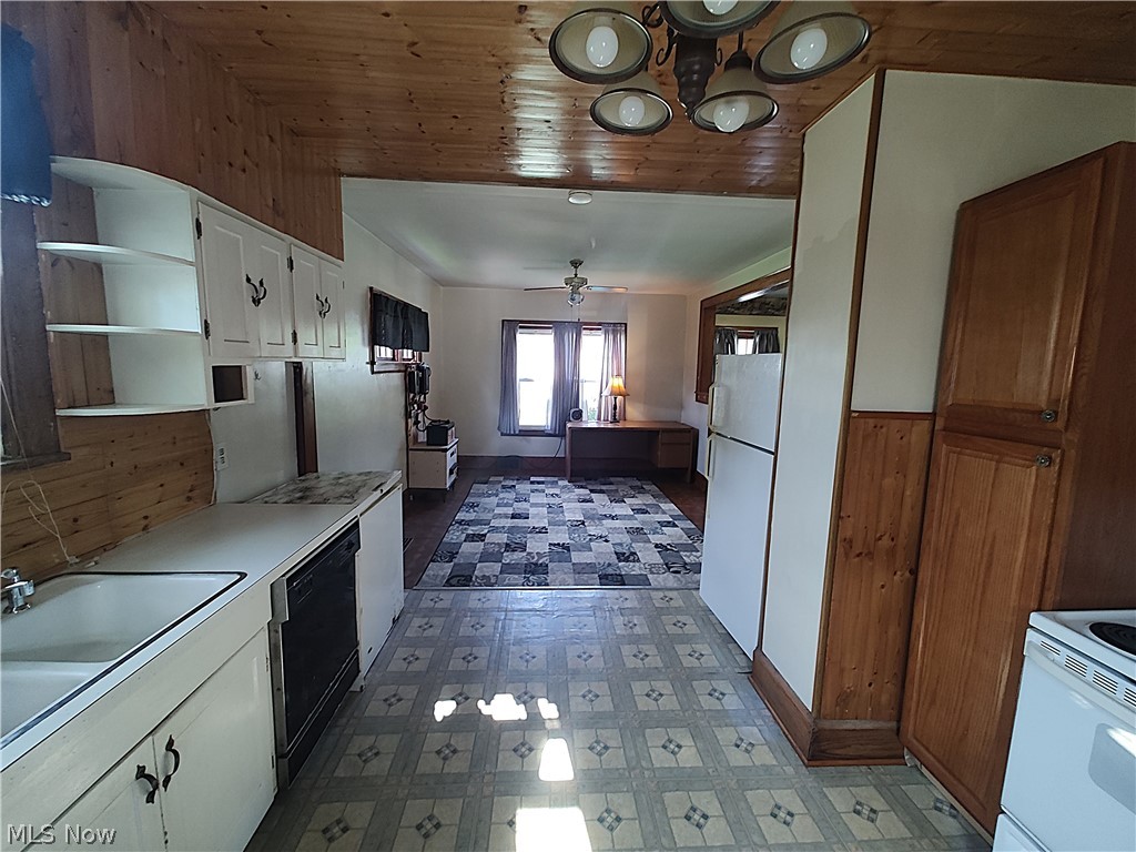 6005 Hillcrest Avenue Ashtabula OH 44004