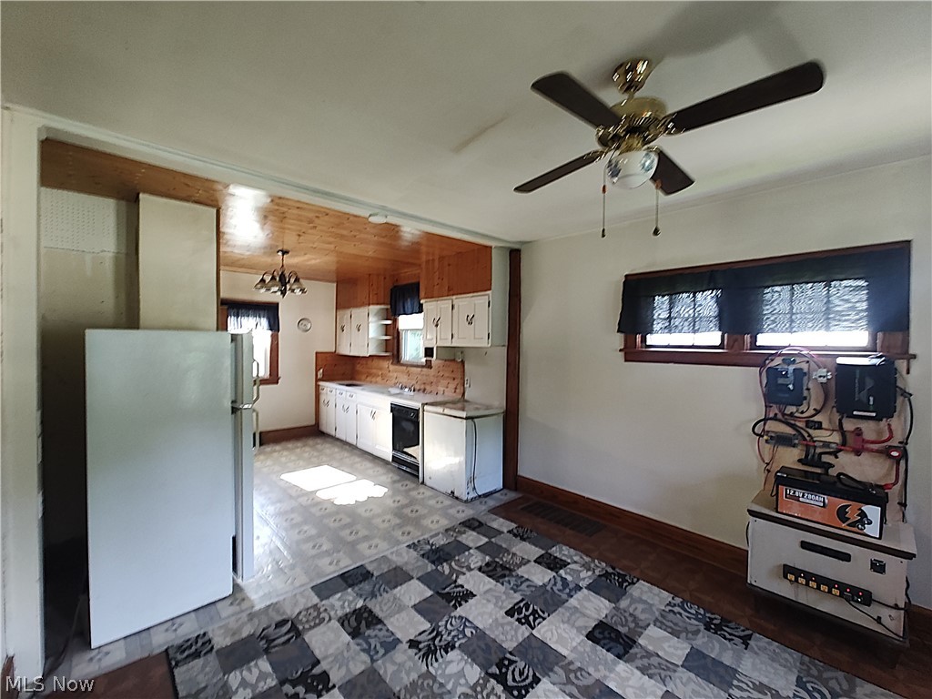 6005 Hillcrest Avenue Ashtabula OH 44004