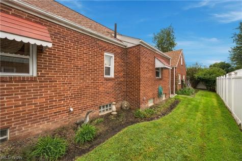 878 Witner Avenue Akron OH 44314