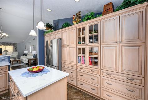 923 Elizabeth Court Cuyahoga Falls OH 44221
