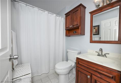 923 Elizabeth Court Cuyahoga Falls OH 44221