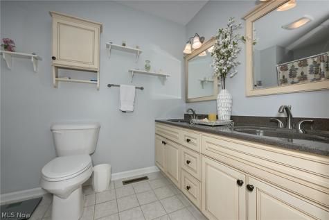 923 Elizabeth Court Cuyahoga Falls OH 44221