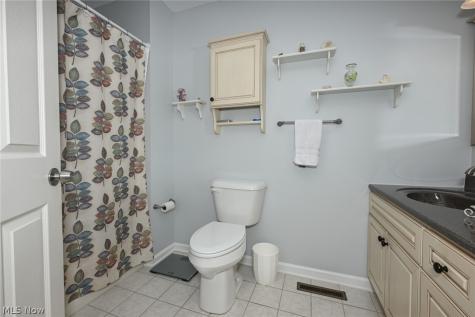 923 Elizabeth Court Cuyahoga Falls OH 44221